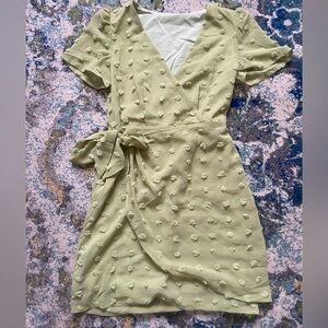 Green short dress textured polkadots